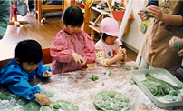 photo1 よもぎ団子をつくろう